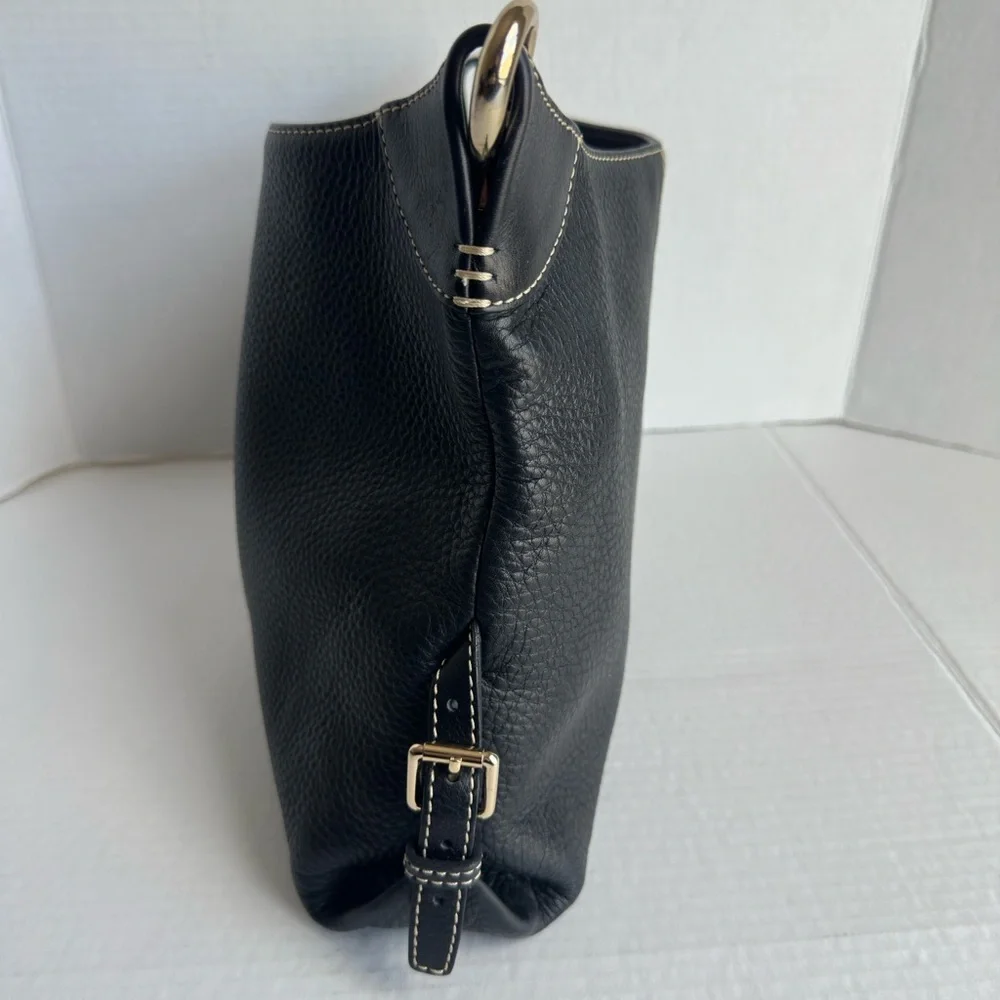 Dooney & Bourke || Black Shoulder Bag Purse gold Tone hardware pebbled